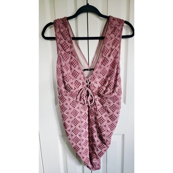 A Pea In The Pod Maternity L One Swimsuit Piece Size Large Eyelet‎ Mauve - Picture 1 of 10